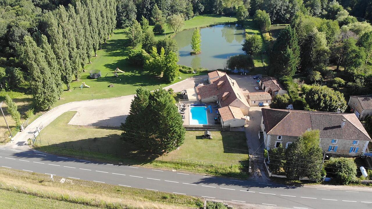 Le Domaine De L'Etang De Sandanet Issac Eksteriør bilde