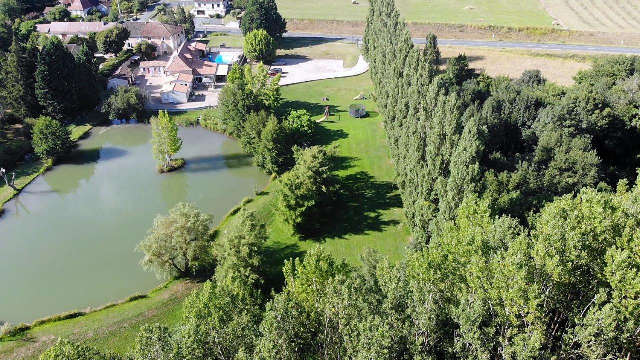 Le Domaine De L'Etang De Sandanet Issac Eksteriør bilde